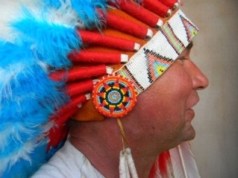 North American Indian Head's Dress War Bonnet Apache.