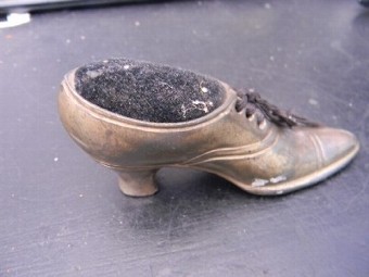 Pin Cushion In Shape Of Old Ladies Shoe Stunning Quality Item.-b2