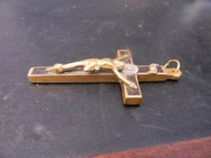quality item condition superb size height 7cm across3.5cm.