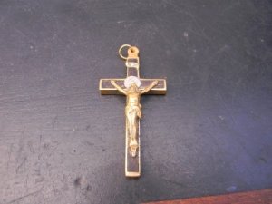 Stunning Crucifix Quality Item.-b2