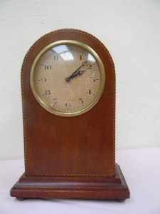 Primary image for Clock Mantel Mahogany With Inlay 8 Day Mechanical Movement Time Piece.b2