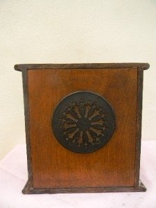 excellent top quality movement French maker Wall of Paris keeps excelent time and strikes on the hour the movement has been fully serviced and cleaned, note slight crack on chapter ring of dial very small and in no way detracting from this superb clock case plain mahogany which is in very good condition sizes are height 25cm length 24.5cm depth 12.5cm, alround this is one superb quality clock of the early 20th century.