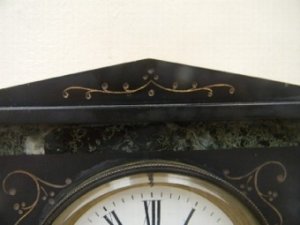 Stunning quality excellent top quality movement looks to be English so it's the best, keeps excellent time and the movement has been fully serviced and cleaned, marble and slate case all of this clock is in very good condition, sizes are height 25cm length 20cm depth 12.5cm, alround this is one superb quality clock of the early 20th century.