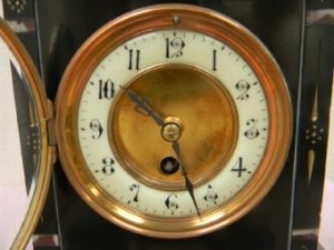 Stunning quality excellent top quality movement looks to be English so it's the best, keeps excellent time and the movement has been fully serviced and cleaned, marble and slate case all of this clock is in very good condition, sizes are height 25cm length 21cm depth 14cm, alround this is one superb quality clock of the early 20th century.