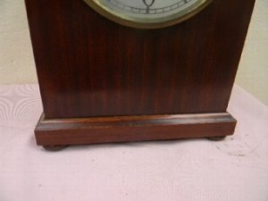 In good working order has been cleaned and overhauled plays westminster chimes on the quarter's strikes the hours on the rods movement 8 day duration whence fully wound, German maker quality unsurpassed case good, alround a superb Bracket clock of the Edwardian era, sizes are height 34 cm length 24.5 cm depth 16.5 cm.
