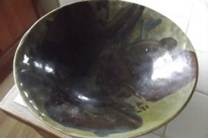 Absolutely stunning item quality unsurpassed comes this superb modern english school dish condition good no breaks or repairs diameter 25cm height 8cm. Contact us direct by phoning for your delivery collection options also note we ship worldwide and give good quotes for holland, spain and portugal we require phone contact number from you the buyer for your delivery date and details to be confirmed. Also prefer to be phoned on for inquiries on all aspects of items we have for sale. We accept paypal cheque credit debit card bank transfers and payment on collections please take a look at our website by clicking link below and see the rest of our stock adding more each day please note most heavy items to be delivered on uk mainland will cost £50 door to door