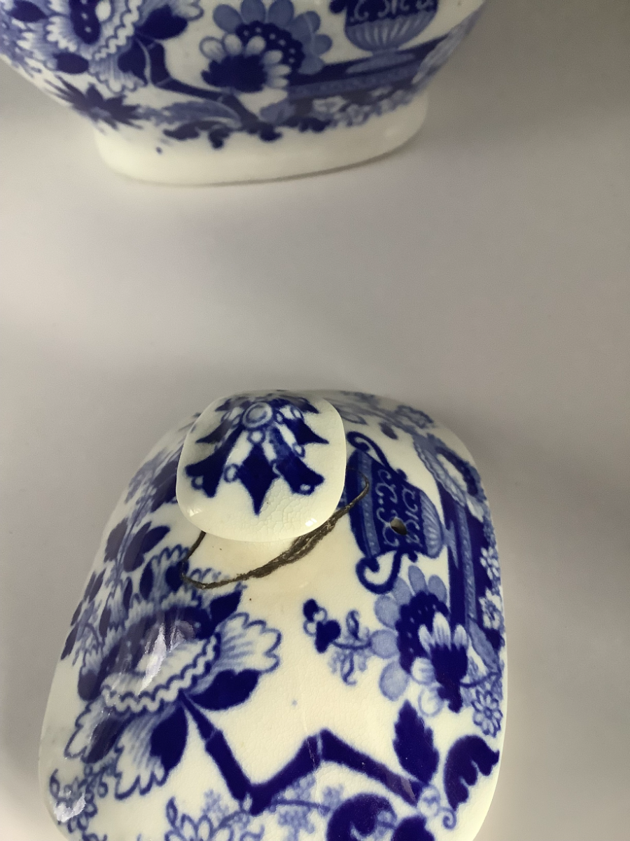 Hilditch Covered Vase Pattern Teapot Circa 1825