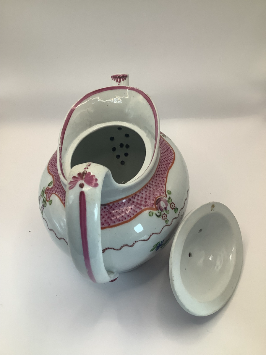 Superb New Hall Boat Shape Teapot In Pattern 173