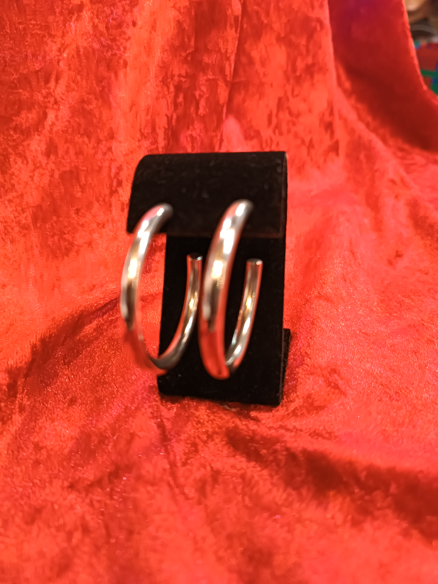 925 Silver Hoop Earrings With Butterfly Closures