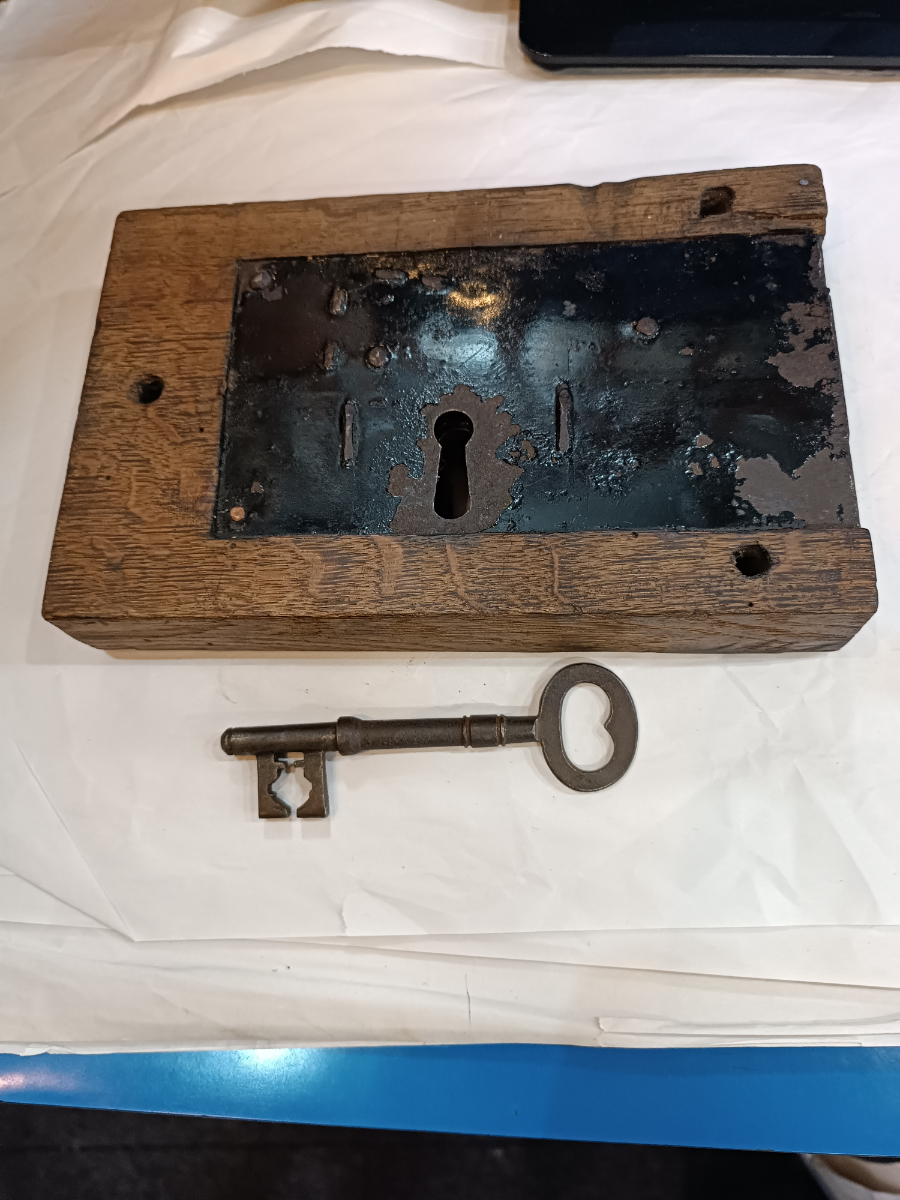 Discover our collection of 19th century wooden cased door locks. Perfectly working with keys and a size of 23x15cm. Order now to secure your doors with vintage style!