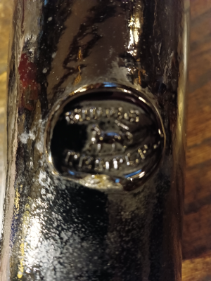 Discover our collection of 19th century three-part moulded sealed bottles. Inspect exquisite pieces like our 30cm high Middle Temple. Start collecting now!