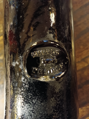 Discover our collection of 19th century three-part moulded sealed bottles. Inspect exquisite pieces like our 30cm high Middle Temple. Start collecting now!