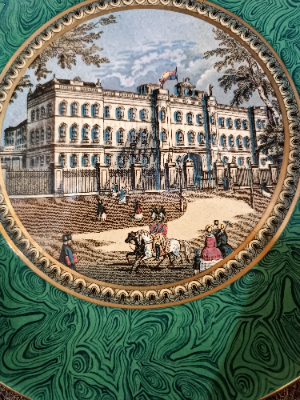 Discover vintage 19th c Prattware Plate, featuring Buckingham Palace before John Nash's alterations. A unique piece with green Malachite border and gilt finish, measuring 23 cm. Shop now!