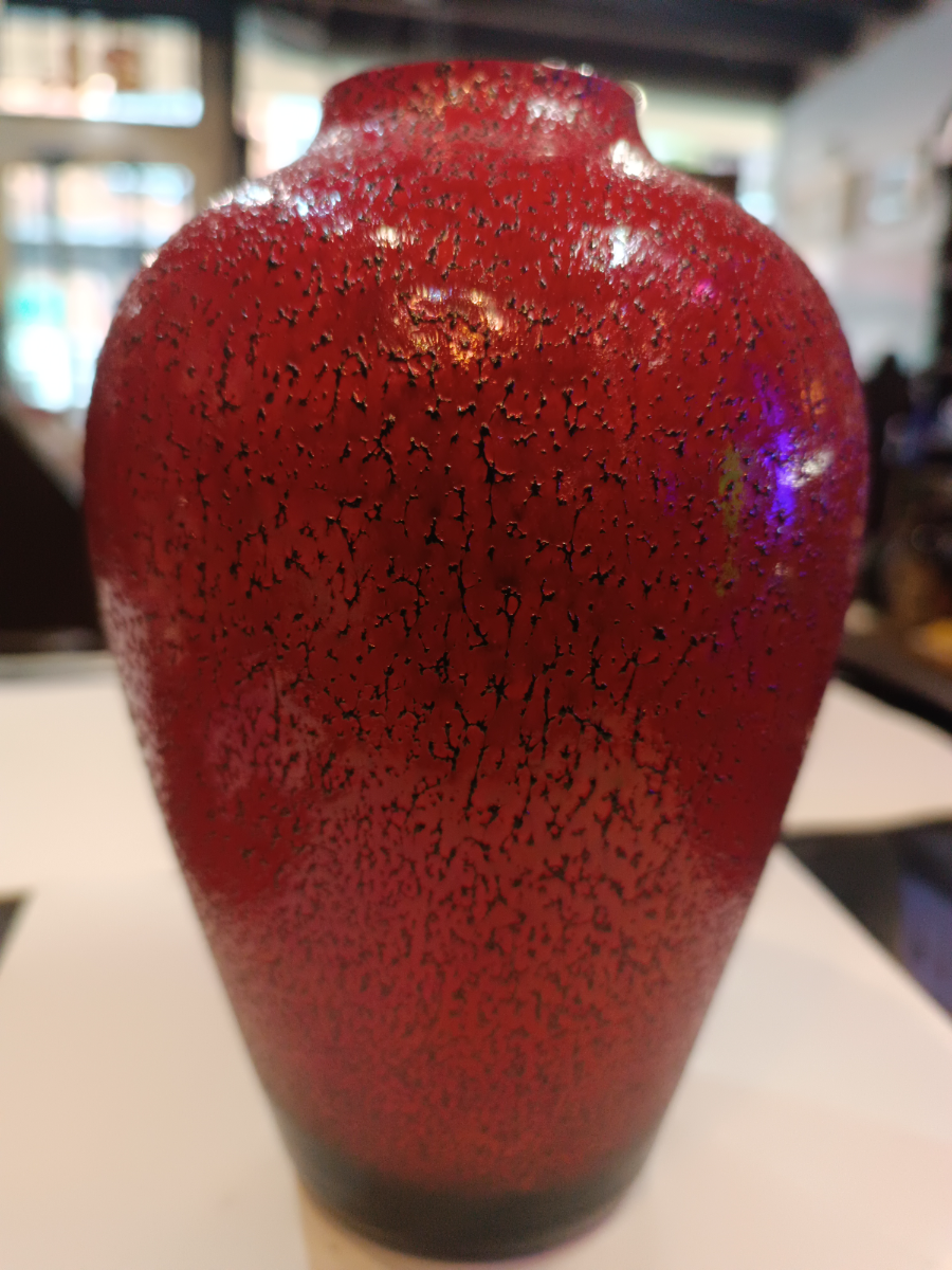 Explore our range of 20th-century Stuart Strathearn Dark crystal glass vases by Iestyn Davies. Add a touch of elegance to your decor - Shop now!