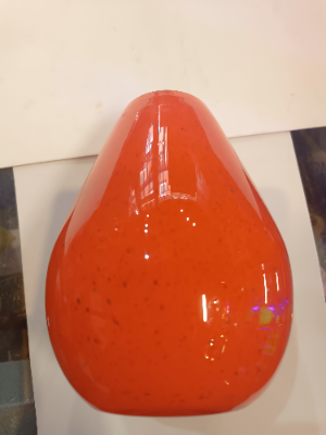 Discover our 20th c Stuart Strathearn red crystal glass vase by Iestyn Davies. Impressively designed teardrop form with black flecks. Shop now.