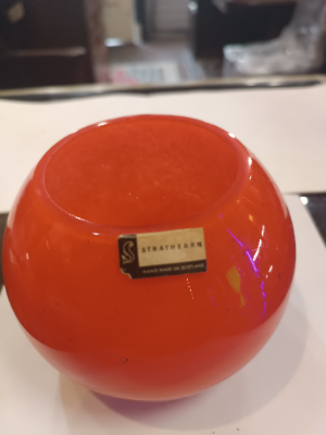 Discover our stunning 20th century Stuart Stratheam red crystal glass vase by Iestyn Davies. Perfect for your interior décor. Shop now and amp up your home elegance!