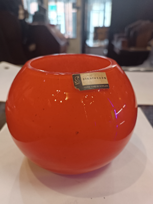 Discover our stunning 20th century Stuart Stratheam red crystal glass vase by Iestyn Davies. Perfect for your interior décor. Shop now and amp up your home elegance!