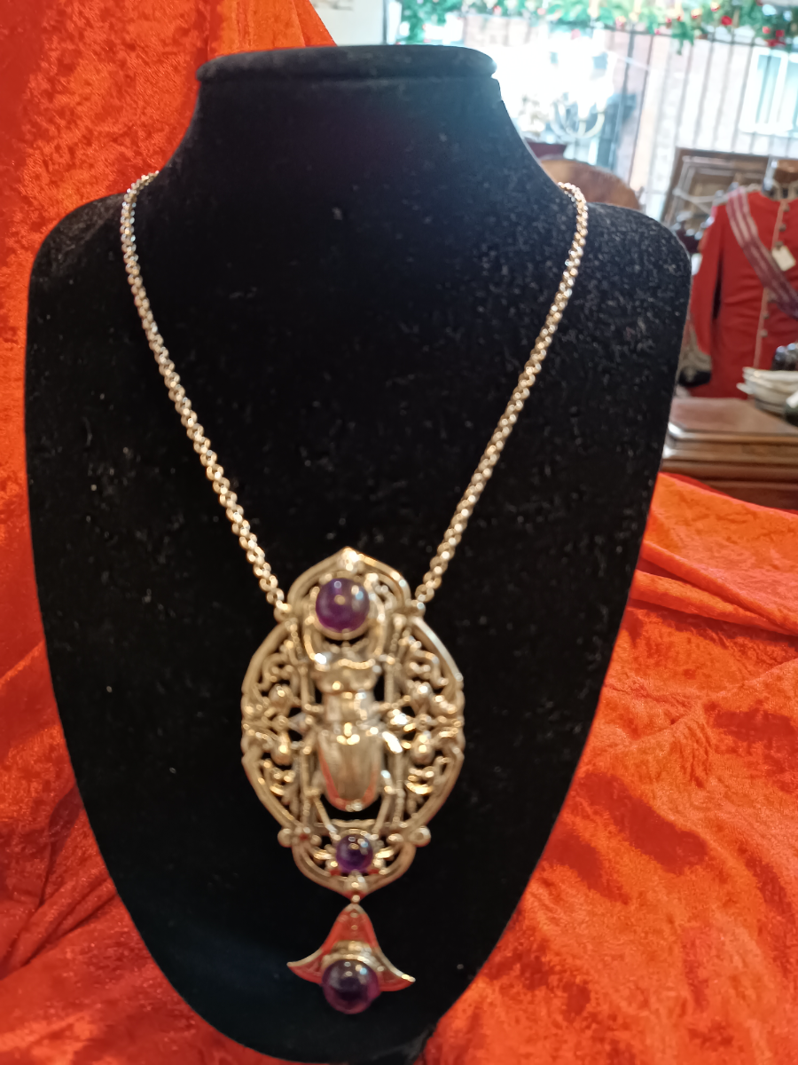 A Large Silver Necklace Set With 3 Caberchon Cut Amethyst Scarab Beetle Pendant