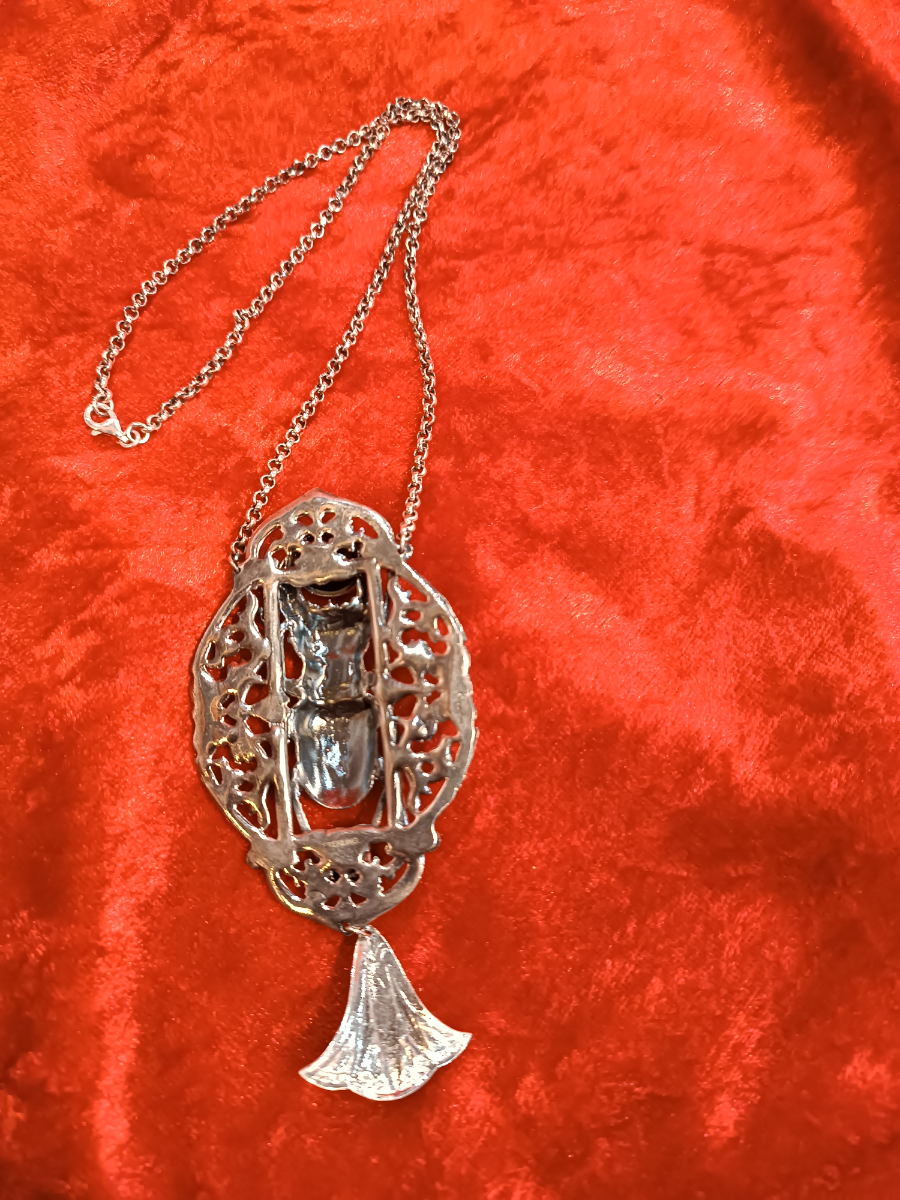 A Large Silver Necklace Set With 3 Caberchon Cut Amethyst Scarab Beetle Pendant