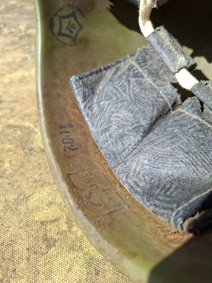 Discover our collection of postwar SSH40 helmets from the Red October Plant, Stalingrad, 1957 edition. Immerse yourself in history with this rare find. Shop now!