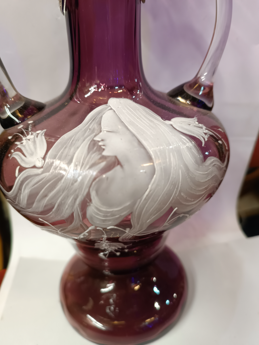 A Mary Gregory Amethyst Vase With 2 Handles