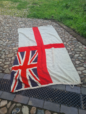 Discover our vast collection of authentic WW2 Royal Navy Ensign! Size 265x130cm. Order now and own a piece of history.