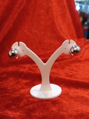 A Pair Of 925 Silver Ball Bead Stud Earrings.