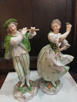 Explore our collection of Meissen Style porcelain figures. Take home this exquisite pair depicting a dancing man and woman. At 27 cm high, it's a statement piece. Shop now!