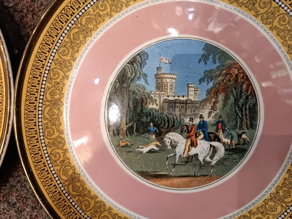 Discover our collection of 19th-century Prattware plates. Features a pink border, gilt finish, and a stunning hunting scene. Shop now for timeless elegance!