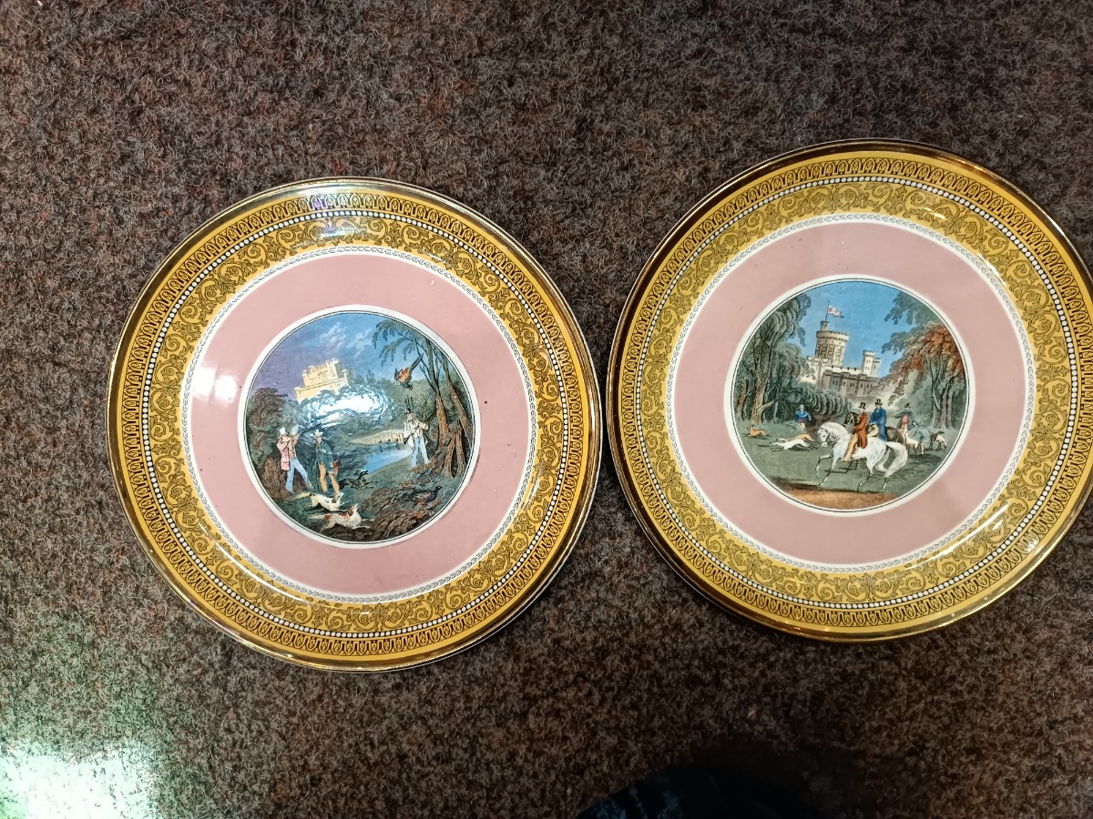 Discover our collection of 19th-century Prattware plates. Features a pink border, gilt finish, and a stunning hunting scene. Shop now for timeless elegance!