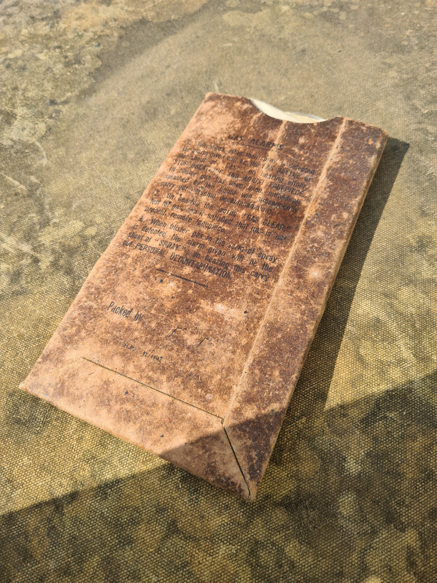 Discover our collection of authentic WWII MK3 anti gas goggles, still in original packaging! Act now to own a unique piece of history. Shop today!