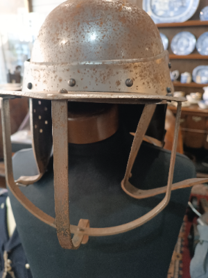 Discover our range of authentic Civil War lobster helmets! Detailed one-piece skull and four-section tail. Shop now for an immersive historic experience.