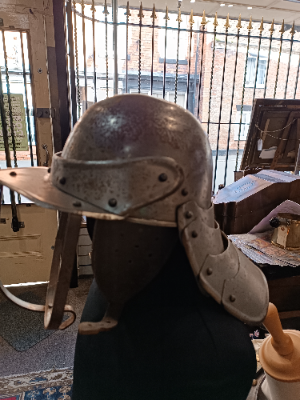 Discover our range of authentic Civil War lobster helmets! Detailed one-piece skull and four-section tail. Shop now for an immersive historic experience.