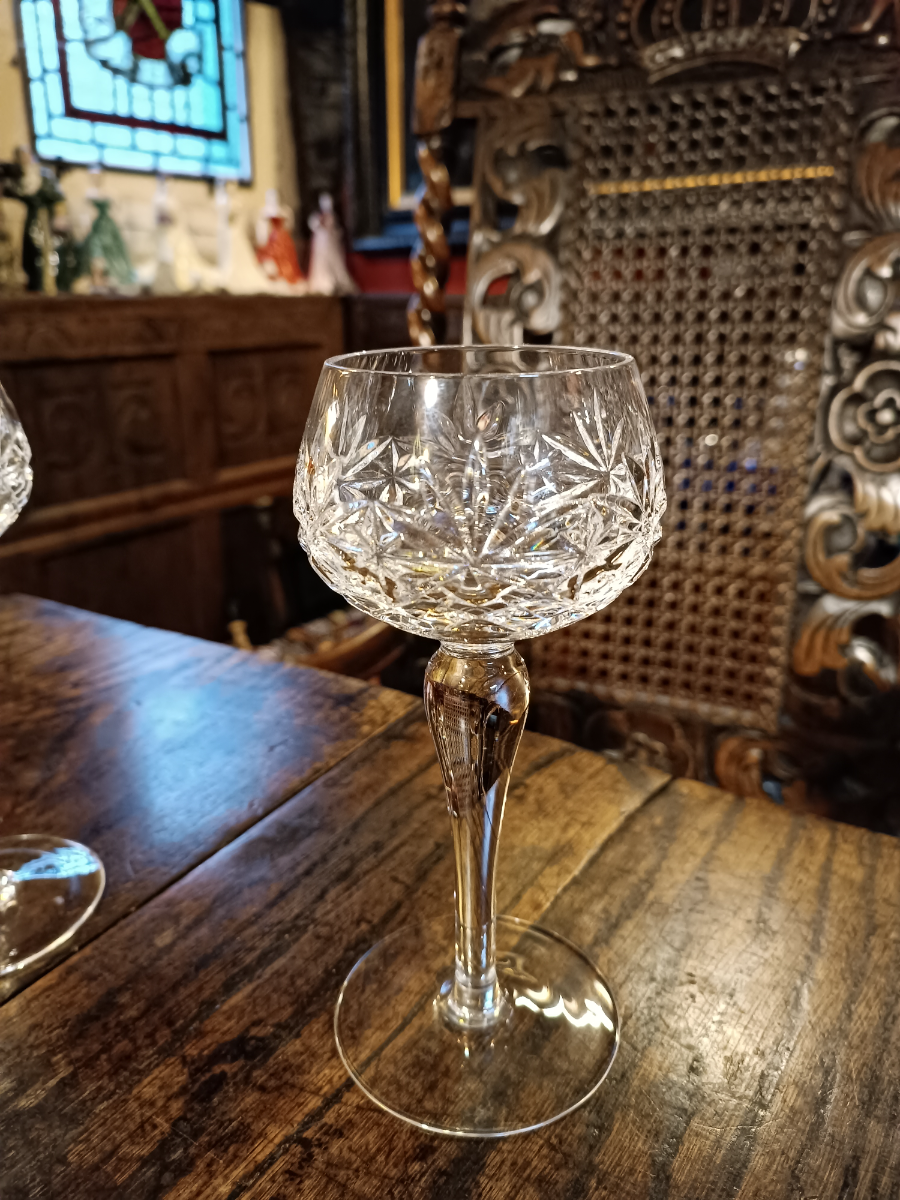 Discover our top-quality, hand-cut hock drinking glasses. Standing at 18cm, they're the perfect addition to refine your home bar. Shop now!