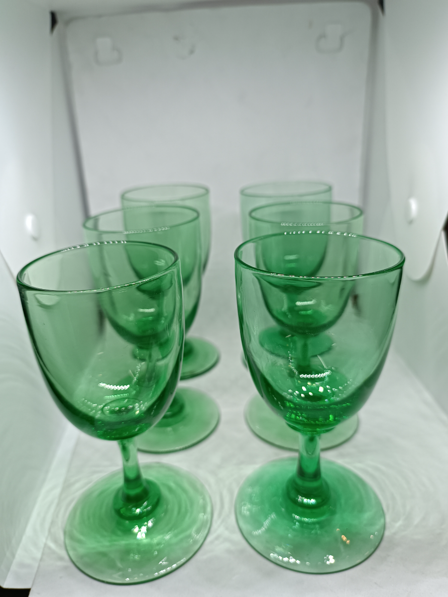 uploads/A-Set-Of-6-Uranium-Drinking-Glasses-2166be02d391b1caws.jpg