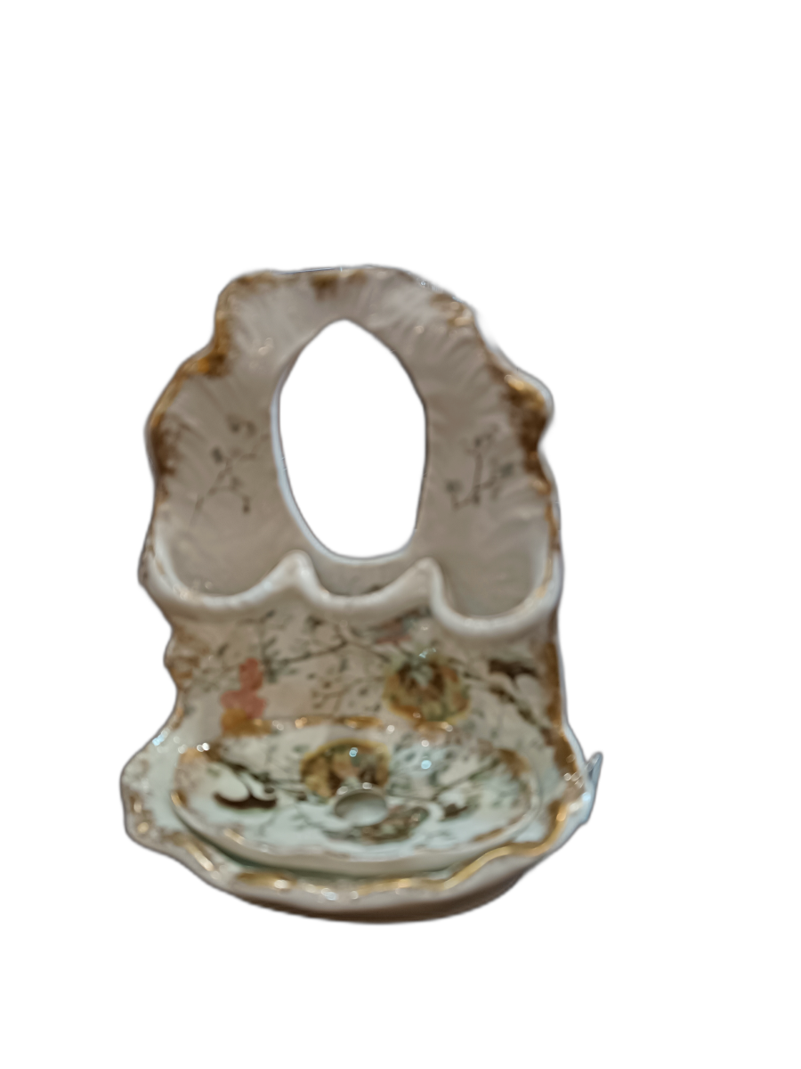 Explore our Victorian Toilet Set by Turners of Tunstall, a perfect blend of history and elegance. Don’t miss the delicate, colorful floral design. Buy now!