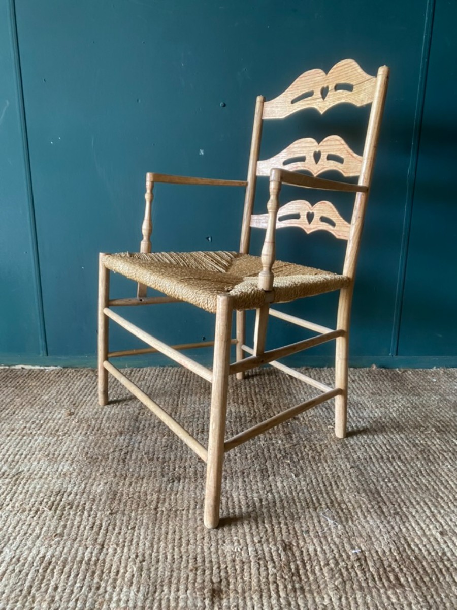 uploads/A-Very-Charming-Antique-Victorian-Sussex-Chair-Arts--Crafts-Style-Circa-186070-307649181998bf45aws.jpg