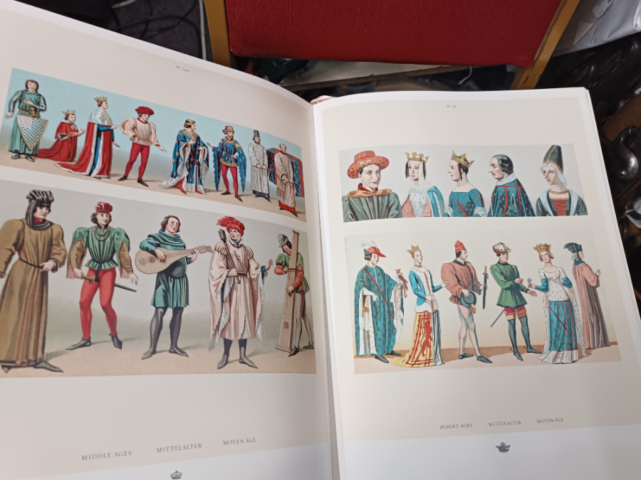 A Very Large The Complete Costume History ( Vollstandige Kostumgeschichte Le Costume Historique