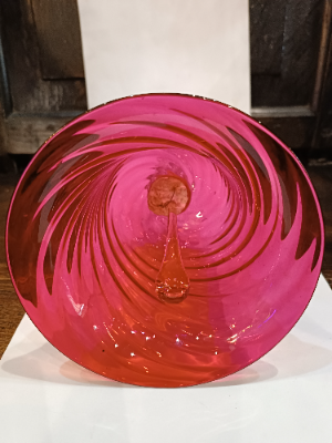 Discover our unique Victorian Cranberry Glass Bell, a timeless antique date back to 33 cm high. Appreciate its great condition. Buy now!