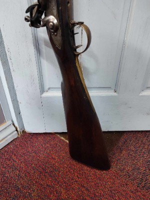 Discover our rare 19th-century American flintlock fowling rifle, perfect for antique firearm enthusiasts. Explore its unique features and order today for a piece of history!