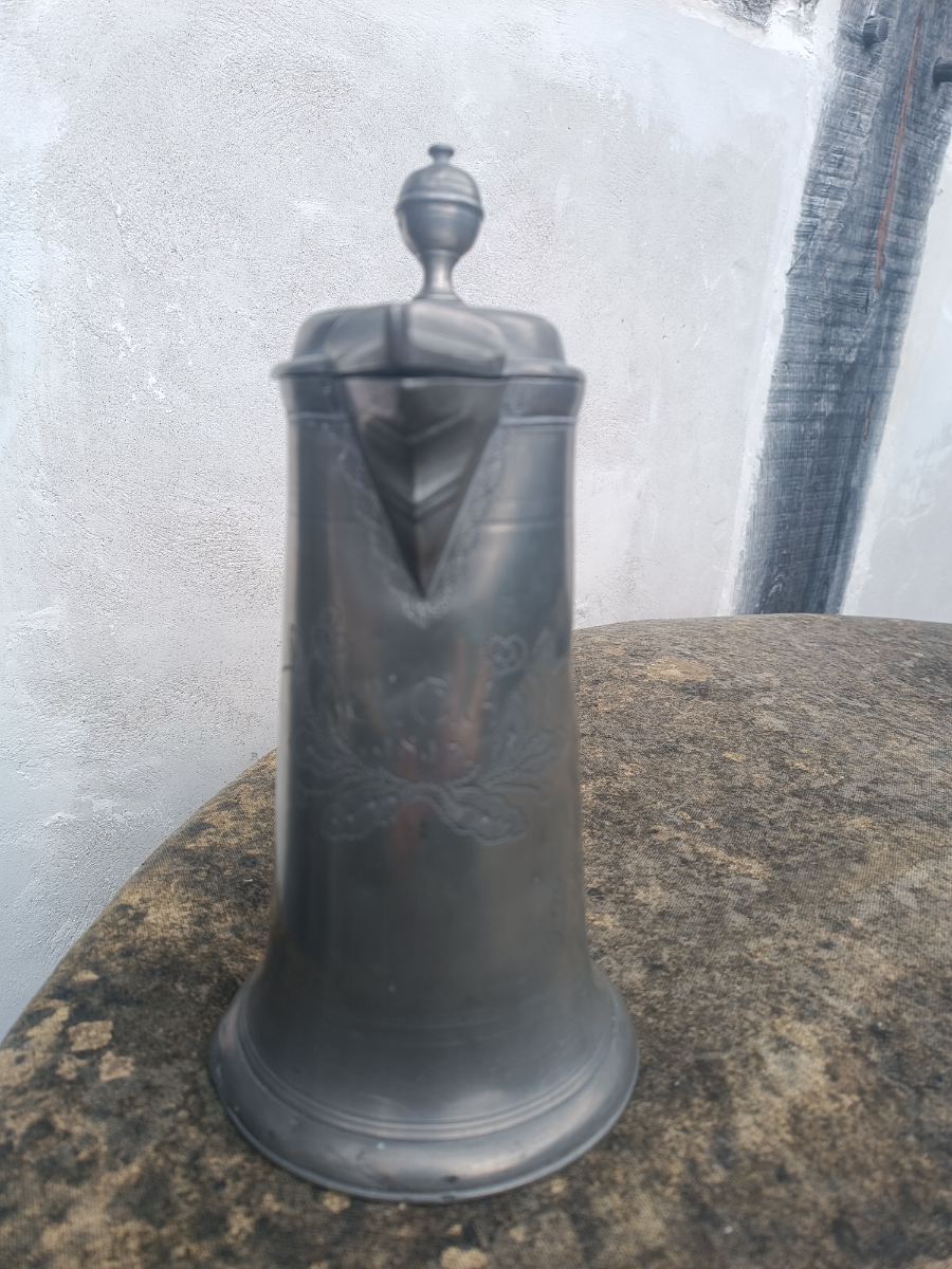 An 18th Century German Pewter Flagon, Dated 1817
