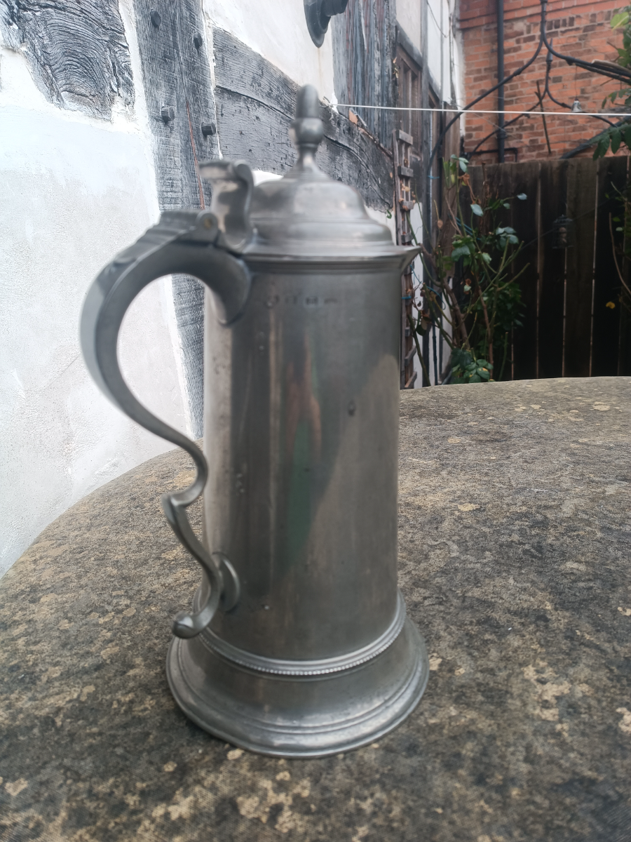 An 18th Century Half Gallon English Pewter Flagon