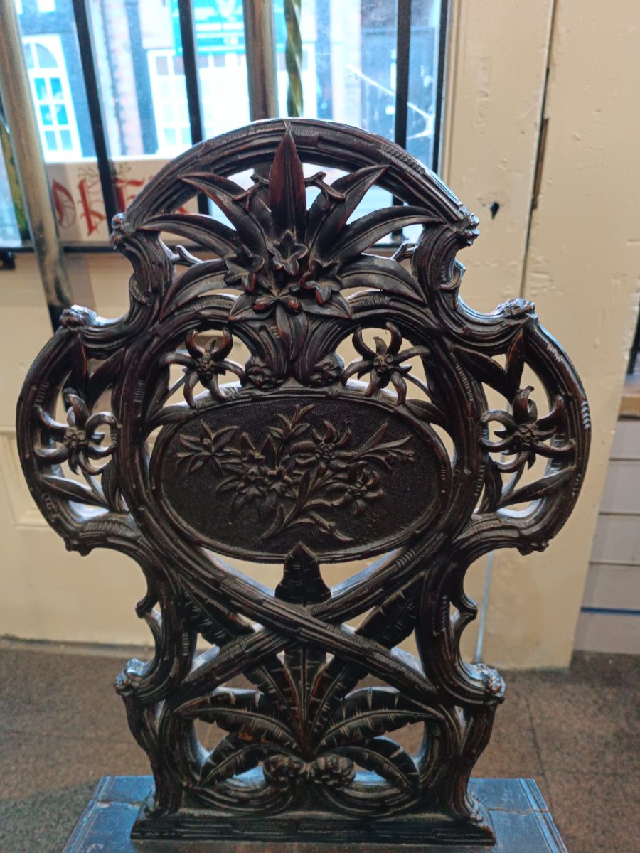 Discover our unique collection of timeless, Aesthetic Movement Hallway Chairs, expertly carved with lilies and foliage for a touch of purity & majesty. Shop now!