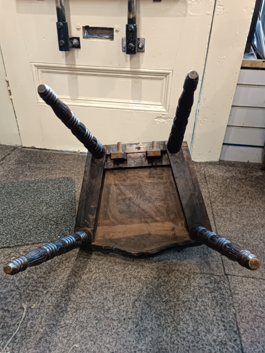 Discover our unique collection of timeless, Aesthetic Movement Hallway Chairs, expertly carved with lilies and foliage for a touch of purity & majesty. Shop now!