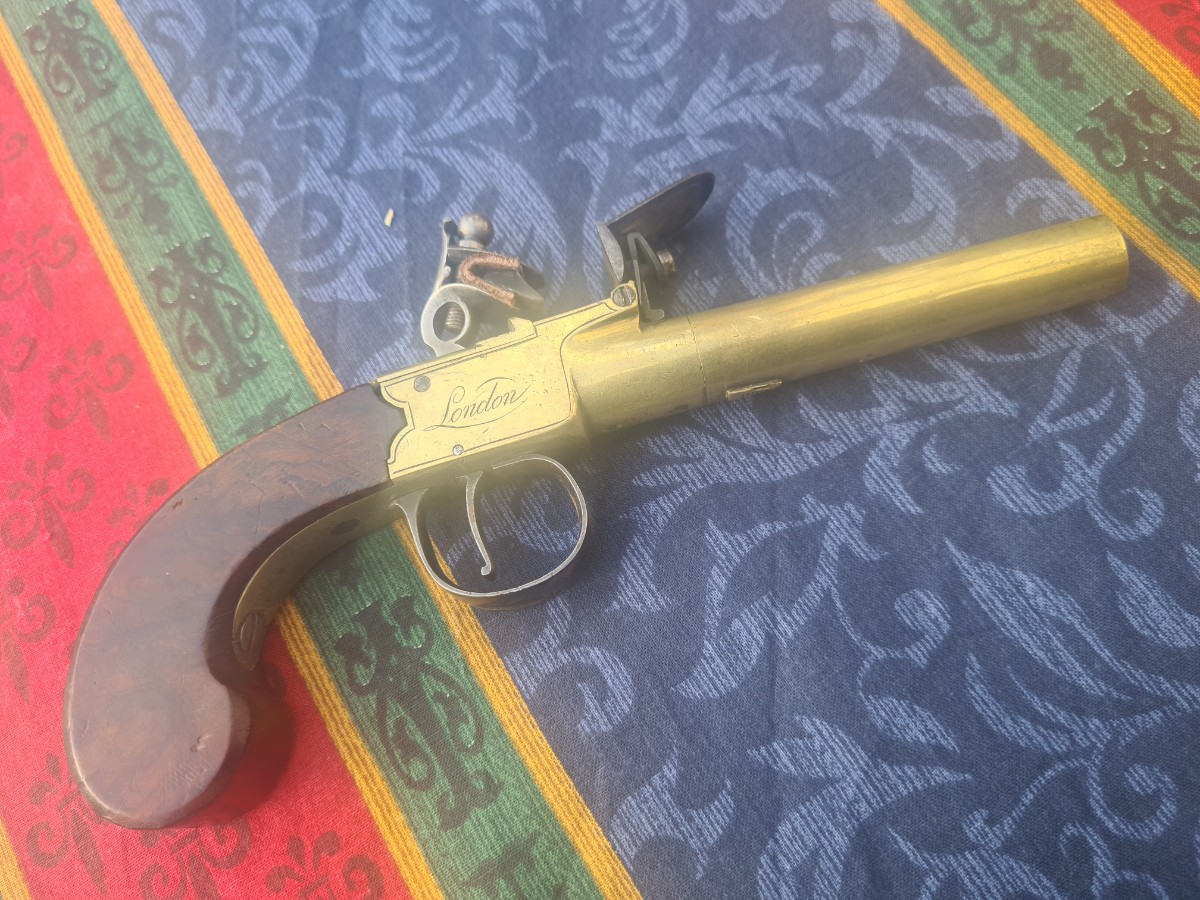 uploads/An-English-Flintlockpocket-Pistol-By-Archer-1671912ef1fa1caws.jpg