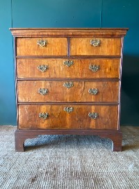 Antique 18th Century Georgian Oak & Walnut Veneer Chest Of Drawers