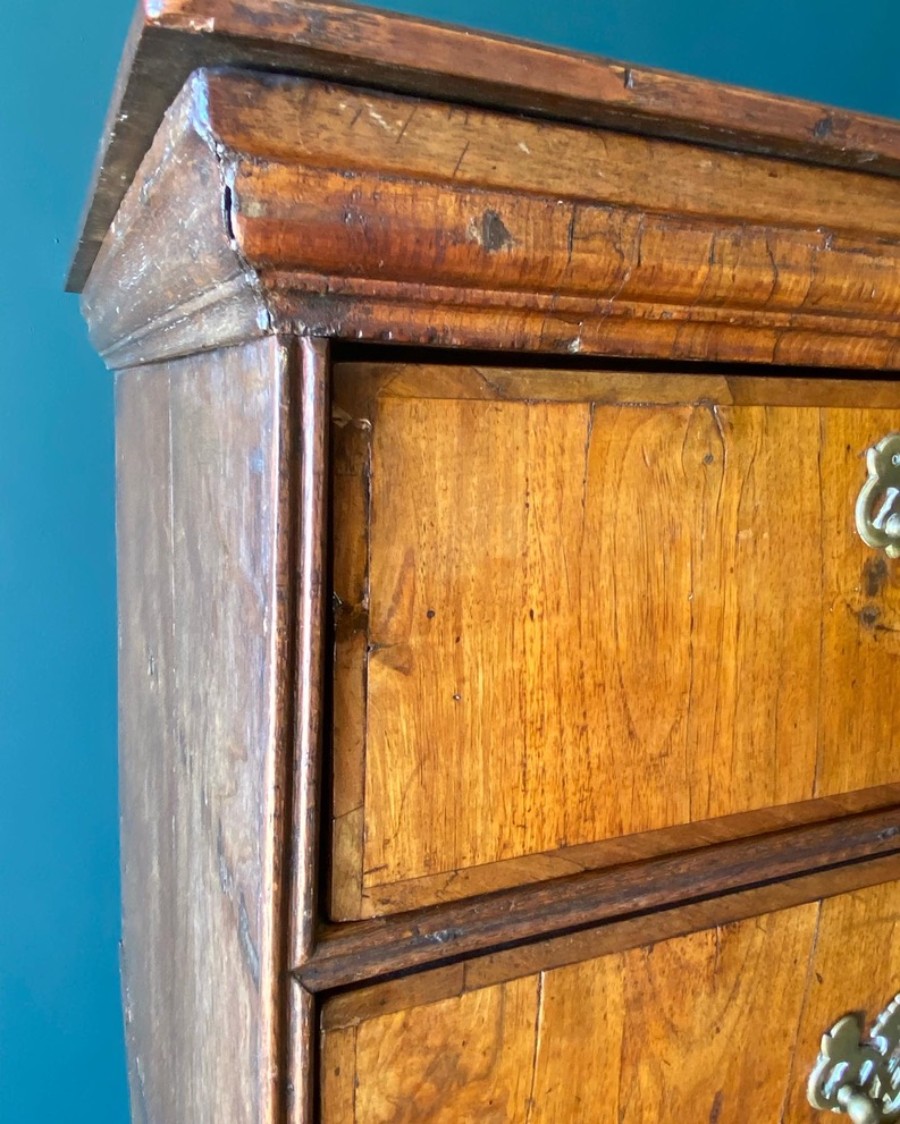 Antique 18th Century Georgian Oak & Walnut Veneer Chest Of Drawers
