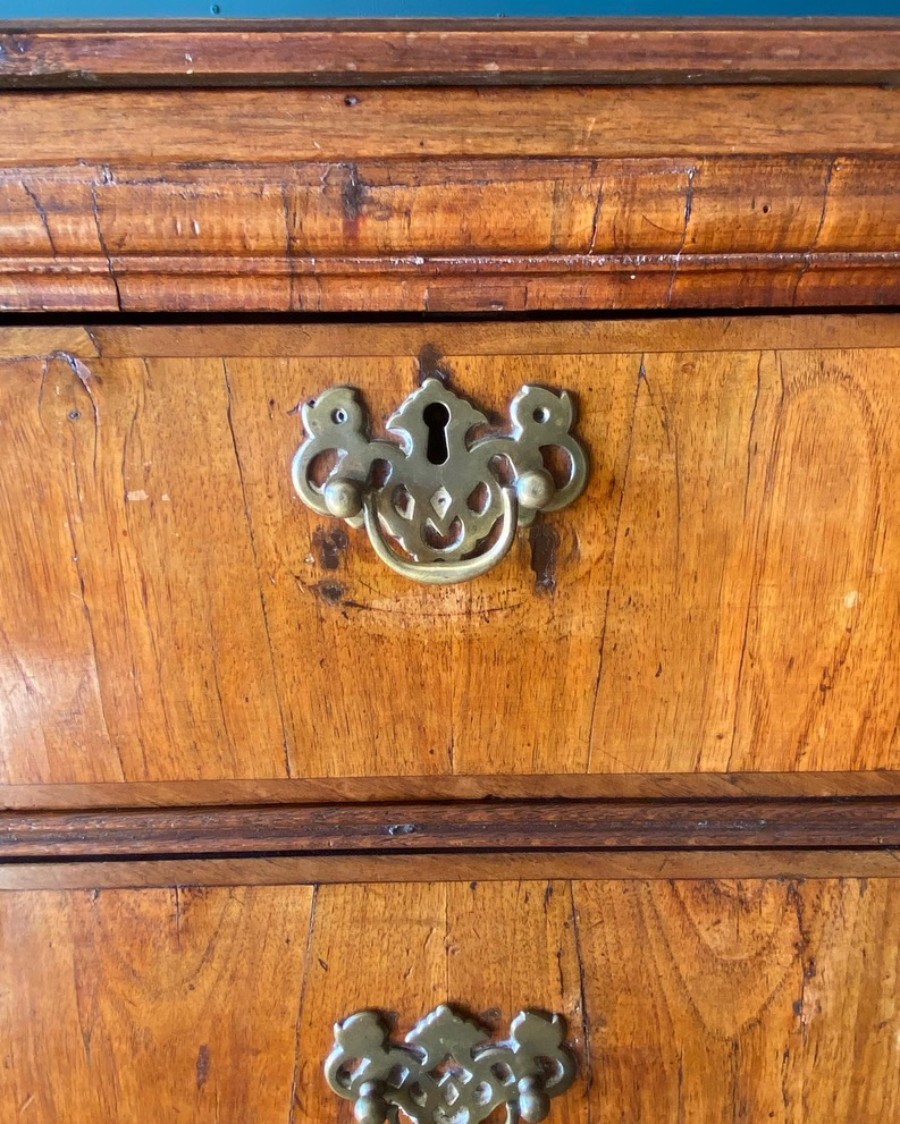 Antique 18th Century Georgian Oak & Walnut Veneer Chest Of Drawers