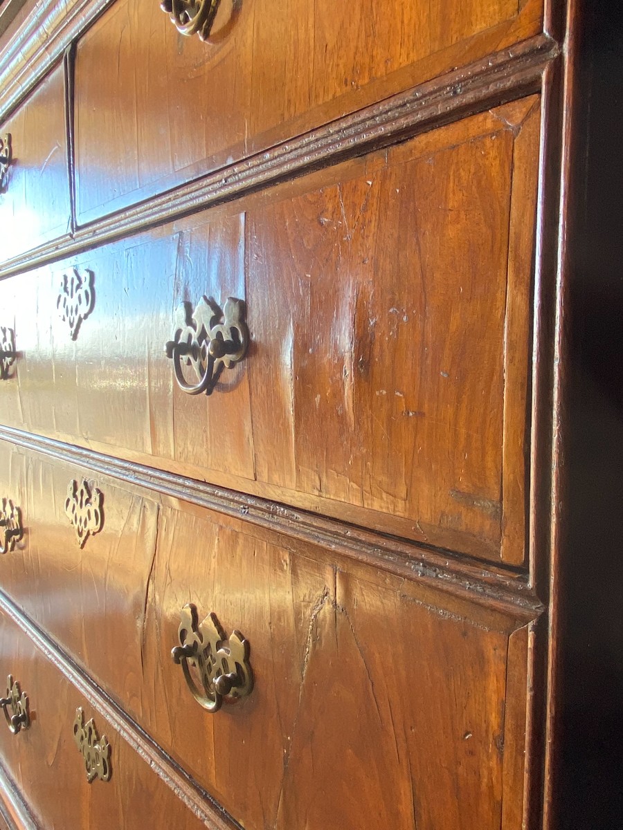 Antique 18th Century Georgian Oak & Walnut Veneer Chest Of Drawers