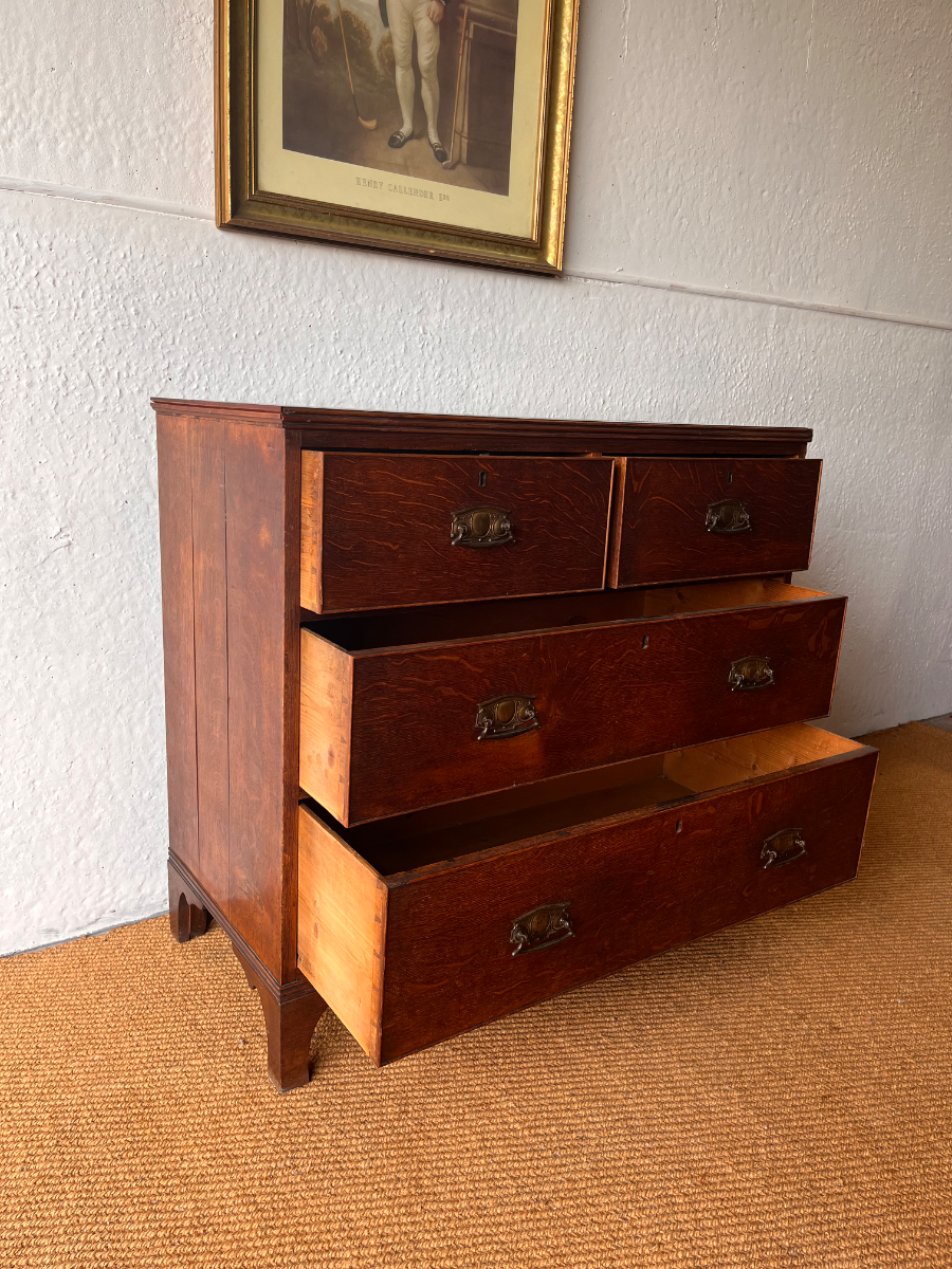Discover our classic Art Nouveau chest with four sturdy drawers and a fantastic patina. Specific measurements provided. Shop now for unparalleled quality.